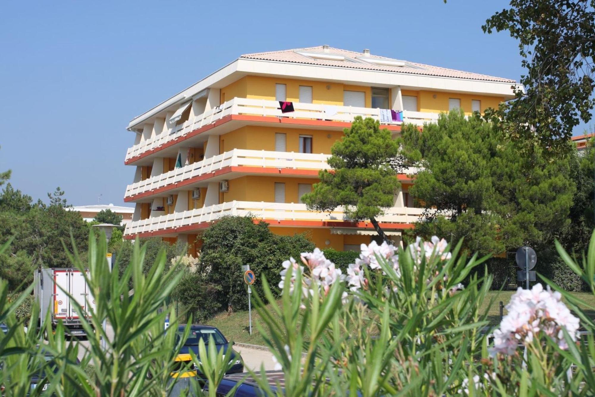 Gorgeous Flat With Terrace - Beahost Apartment Bibione